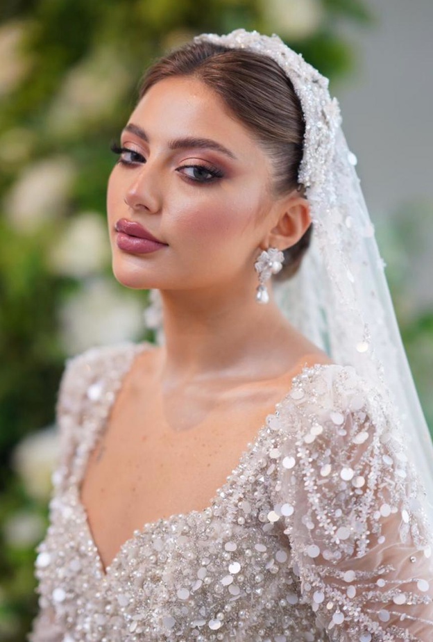 من تسريحات العرايس مع مصففه الشعر انيسه علي