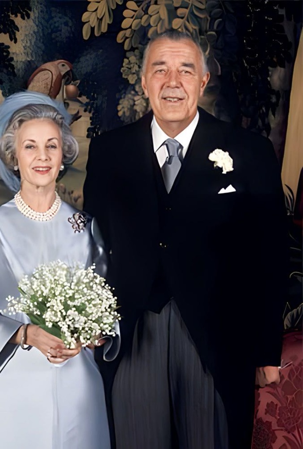 قصة الأميرة صاحبة فستان الزفاف الأزرق.. من منزل تحت الأرض إلى القصر الملكي