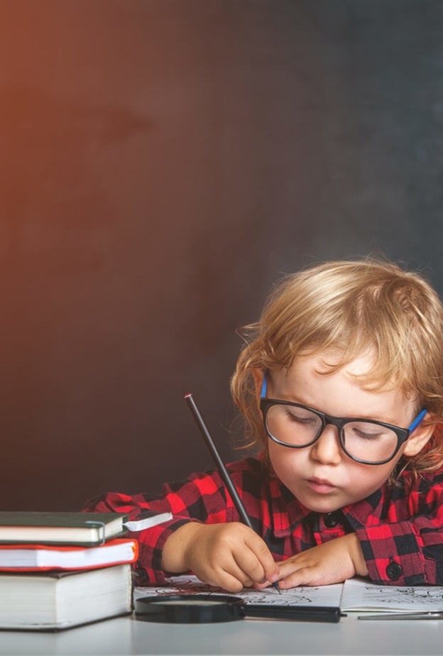 أبرزها وقايته من القلق والتوتر .. فوائد تعليم الطفل تنظيم الوقت بين المدرسة والحياة الاجتماعية