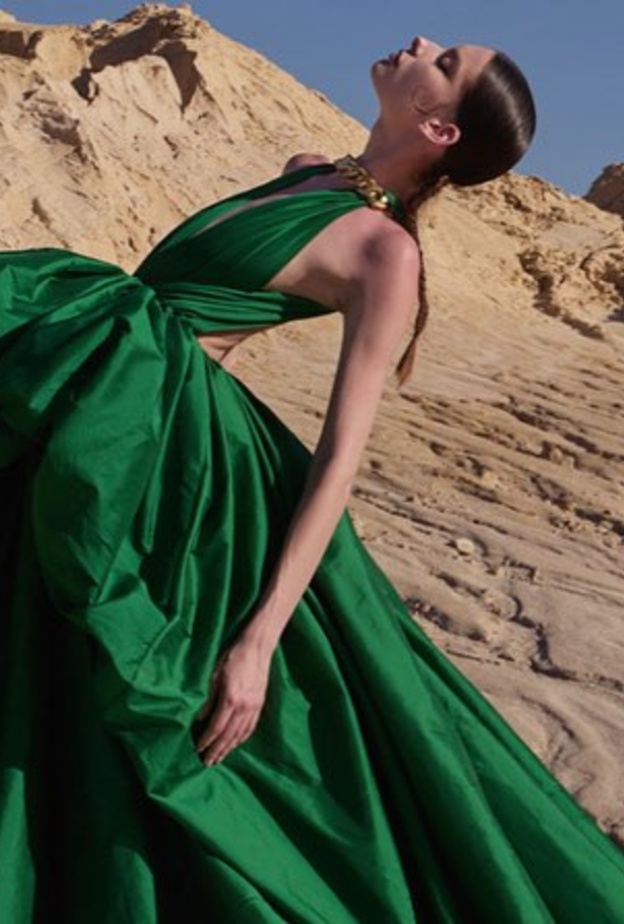 الرياض تحتضن معرض Ethereal Echoes بتعاون الفنانة العالمية "مارينا فيودوروفا" والمصمم السعودي "يوسف أكبر"