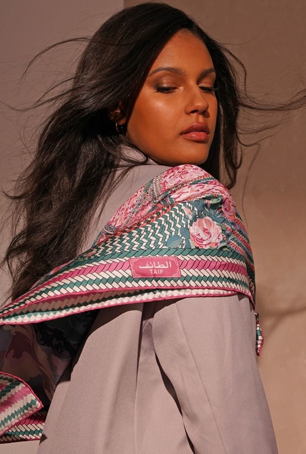 5 علامات سعودية للأناقة الشتوية بشالات متنوعة مستوحاة من التراث والثقافة السعودية