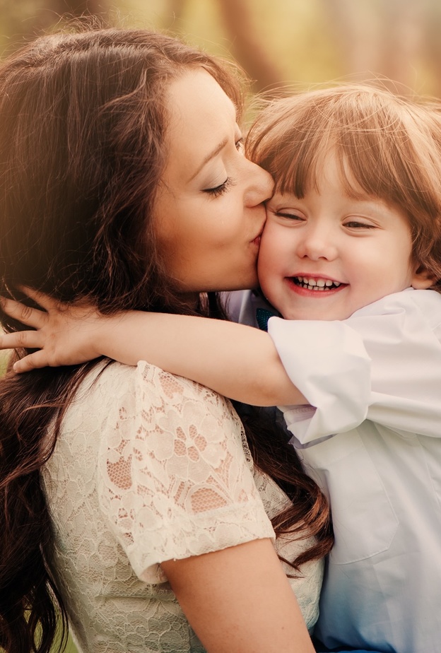 امنحي طفلك الشعور بالأمان لتكوني أفضل صديقة له