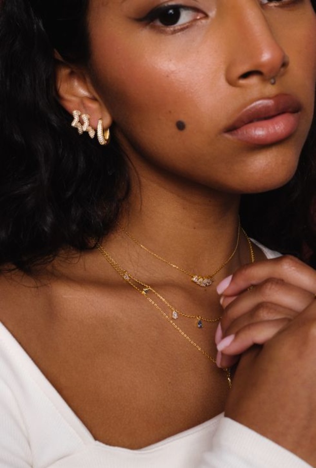 توفر مجوهرات فيلفيت ديزرت لمسات عصرية جريئة لاطلالتك