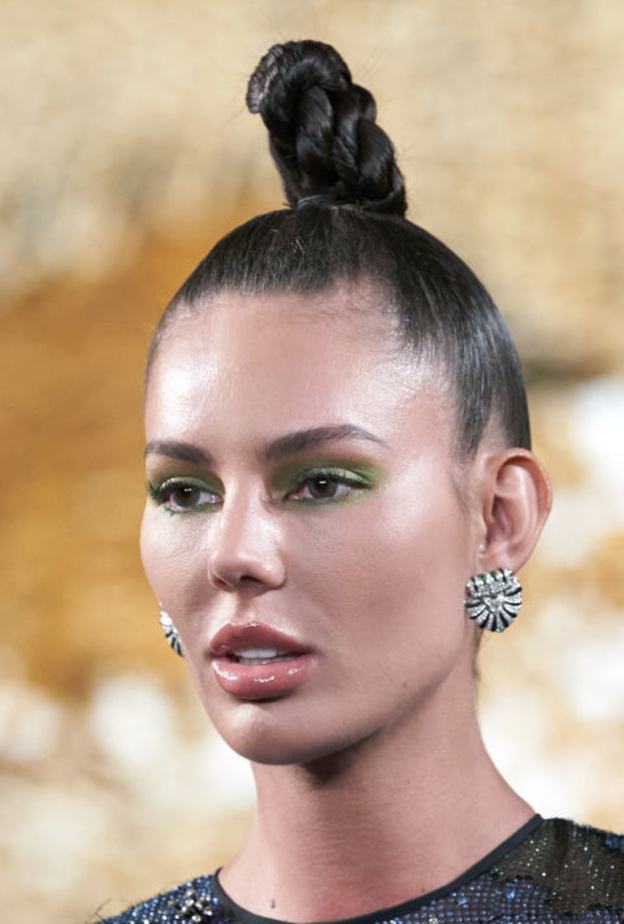 مكياج بألوان العلم الإماراتي من