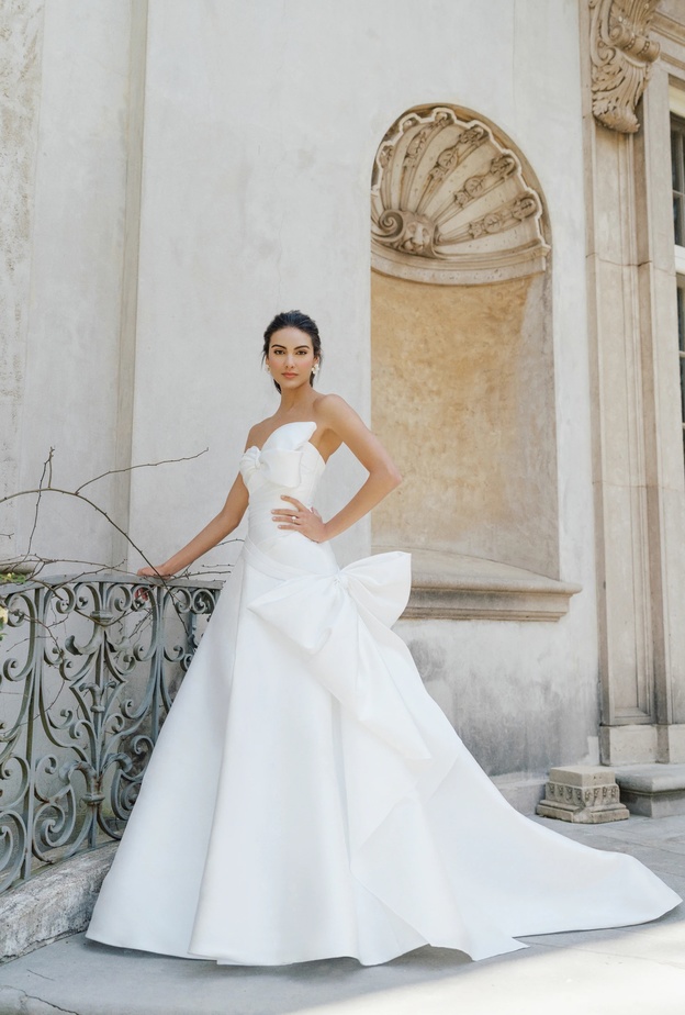 فساتين زفاف مع فيونكات@annebarge