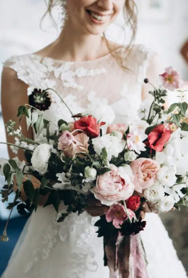 كيفية اختيار زهور الزفاف حسب الموسم