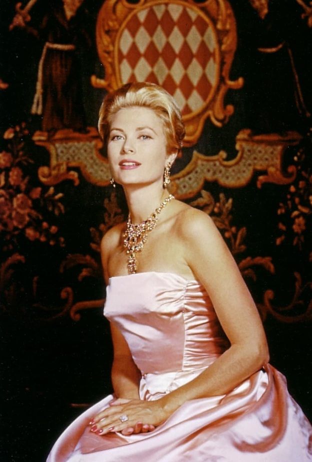 أجمل مجوهرات غريس كيلي Grace Kelly من الياقوت الأحمر