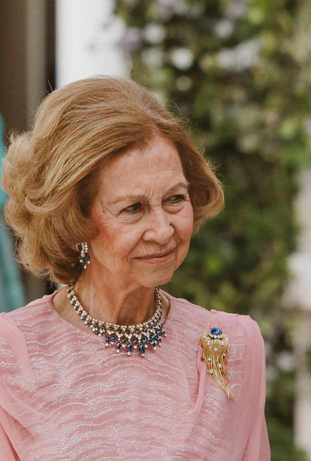 هل تستعد ملكة إسبانيا السابقة صوفيا اعتزال العمل العام