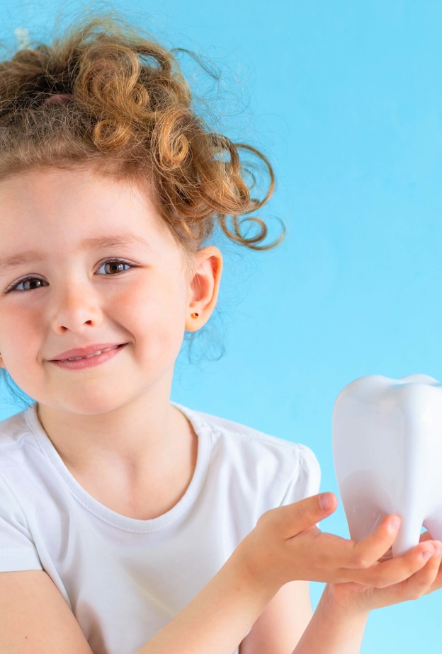 يجب على الأمهات معرفة معلومات كثيرة عن تقويم الأسنان