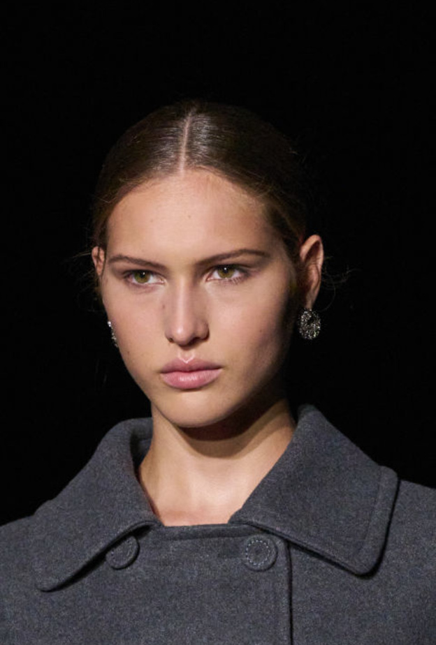 تعرفي على فوائد تقنية حجامة الوجه وكيف يُمكنك تطبيقها منزليًا؟