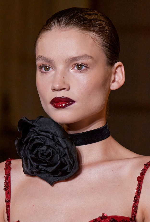 ألوان أحمر شفاه لماع اومبريه من دار Zuhair Murad