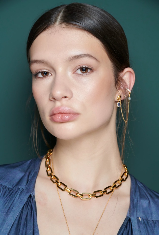 إكتشفي القوة الخفية للاستحمام بالماء البارد وتأثيره على جمال بشرتك