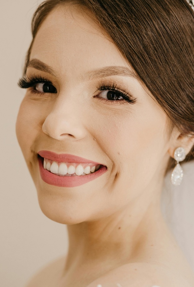 إليك كيفية الحصول على غمازات تجميلياً