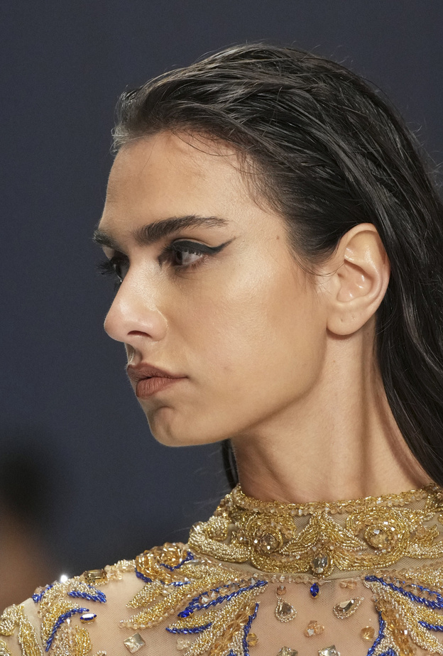 إليك كيفية تجميل الذقن المترهل والمزدوج