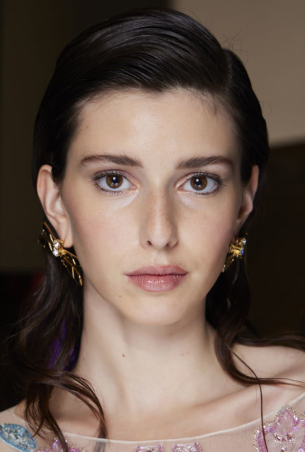 بمناسبة اليوم العالمي لمستحضرات التجميل الطبيعية.. إكتشفي التأثير الصحي لها على جمالك