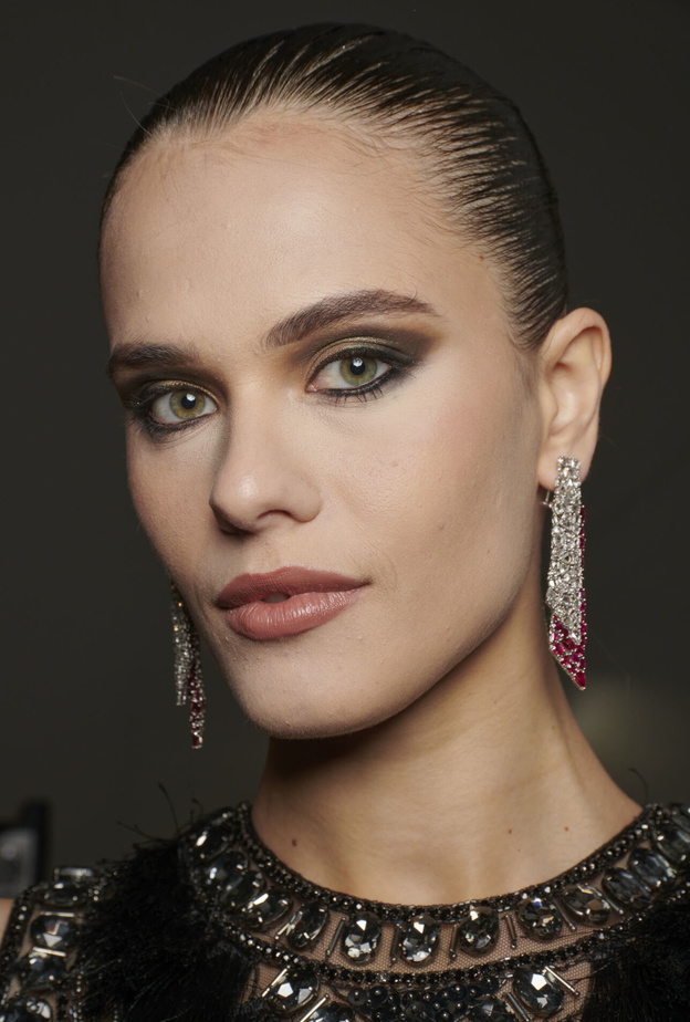 رسمات المكياج السموكي علامة فارقة في عيد الاتحاد