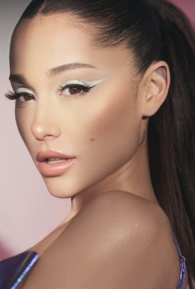 كيفية نحت الفك والذقن على طريقة الفنانة العالمية Ariana Grande
