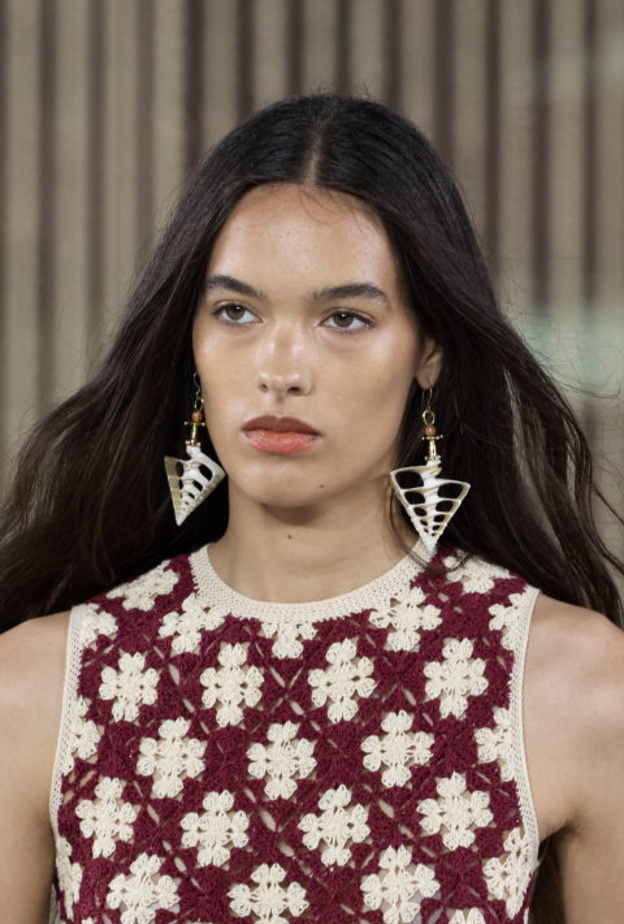 أسرار جمالية عن فرشاة الشعر وفوائدها على صحة وجمال شعرك