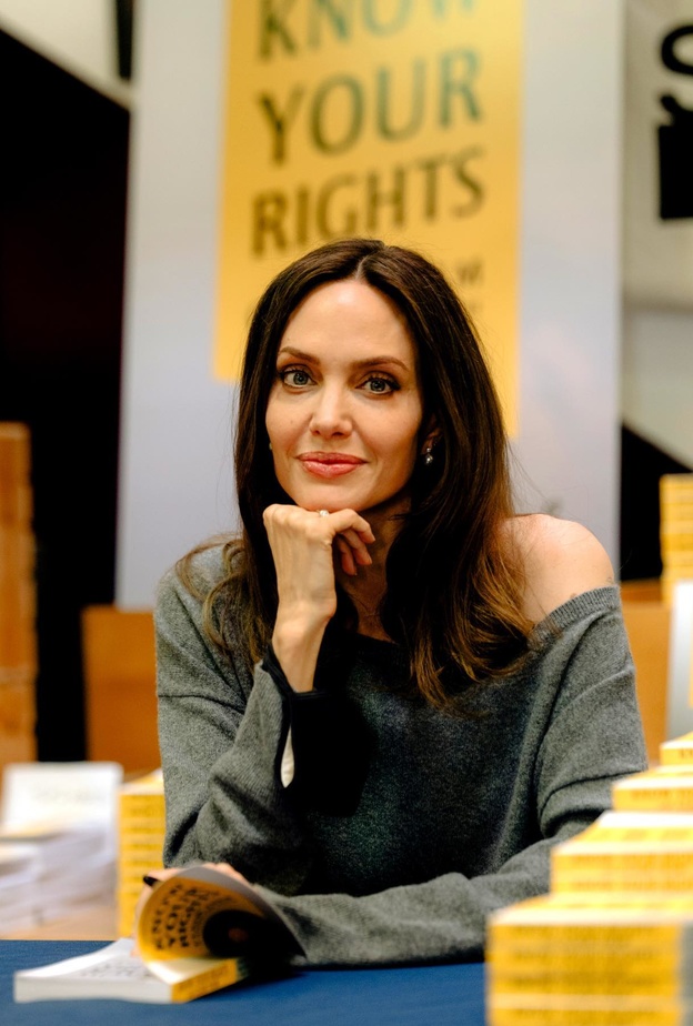 قائمة نجمات عالميات قررن التضامن مع أهل غزة ولم يلتفتن لخسائرهن المهنية والشخصية