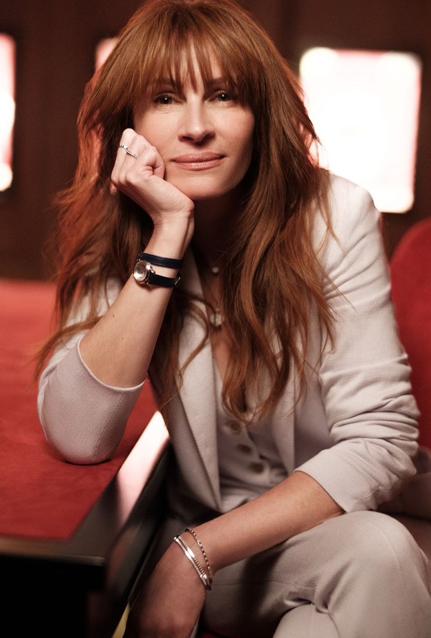 غضب من جوليا روبرتس لتعمدها تجاهل وفاة ماثيو بيري..هل لا تزال مستاءة من كشفه أسرار قصتها معه؟