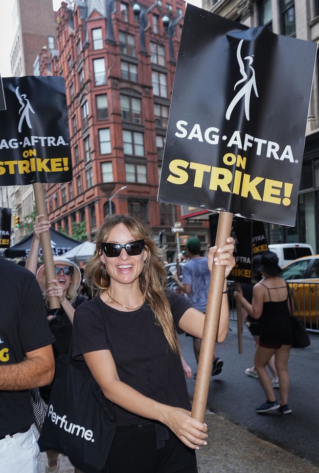 انتهاء إضراب SAG-AFTRA أخيرًا.. ما الحلول التي أرضت نقابة الممثلين بهوليوود؟