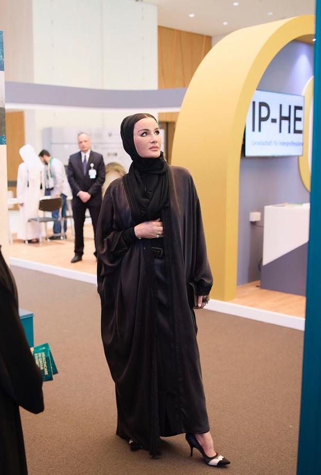 الشيخة موزة