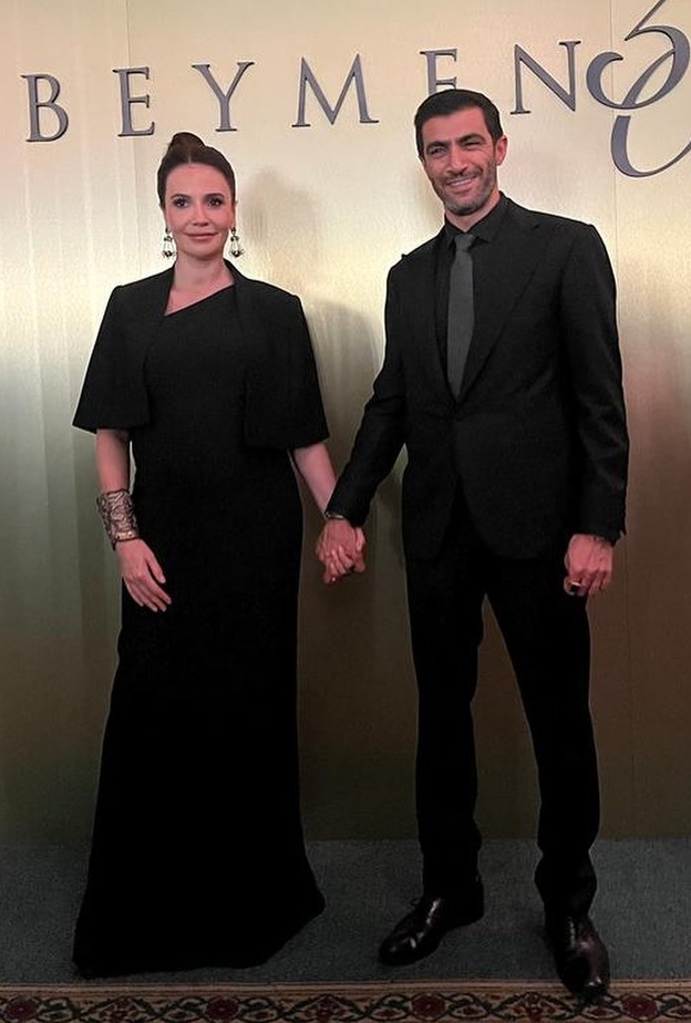 سونغل أودن تستعرض رومانسيتها مع زوجها في أول ظهور رسمي لهما معًا بعد إعلان حملها بطفلهما الأول..بالصور