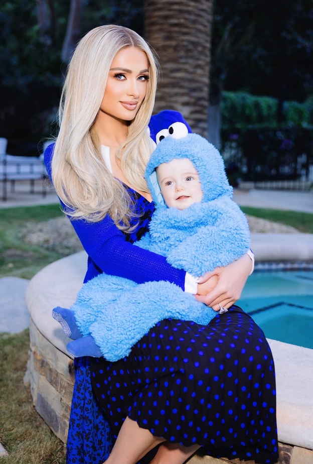 باريس هيلتون ترزق بطفلتها الثانية دون اختبار متاعب الحمل.. فما سر هوس النجمات بـ"الأم البديلة"؟!