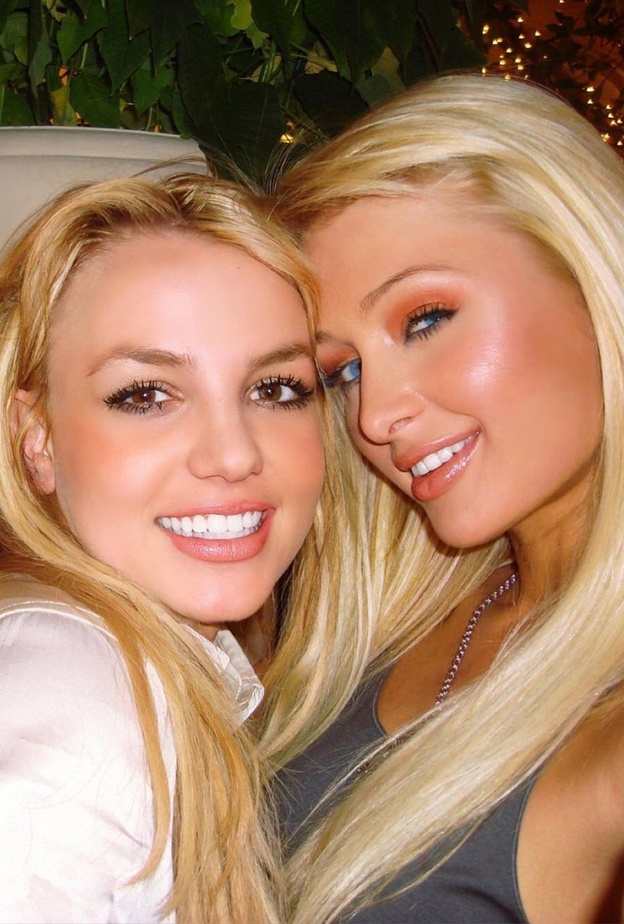 باريس هيلتون وبريتيني سبيرز بصور نادرة قبل 17 عاماً ..كيف تغير شكلهما مع السنوات؟