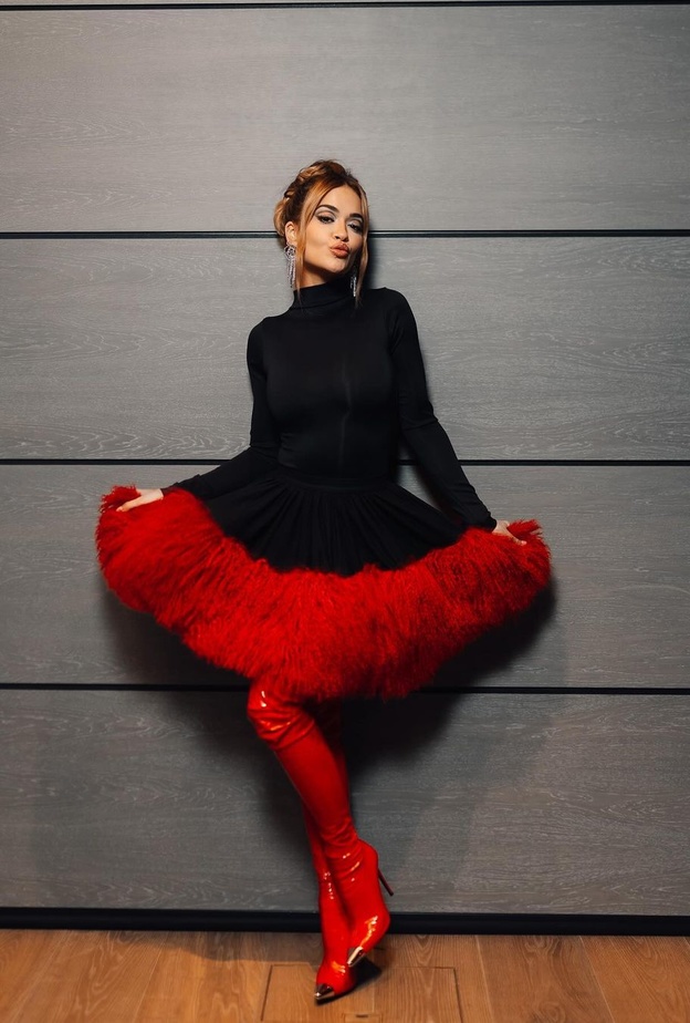 النجمات يلهمنك بأحدث إطلالاتهن الشتوية مع البوت..شاهدي أناقتهن بالصور