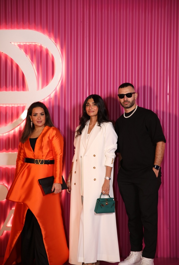 عشاق الموضة يجتمعون في افتتاحية هي هب 2023 والإطلالات الكلاسيكية تسيطر وتخطف الأنظار