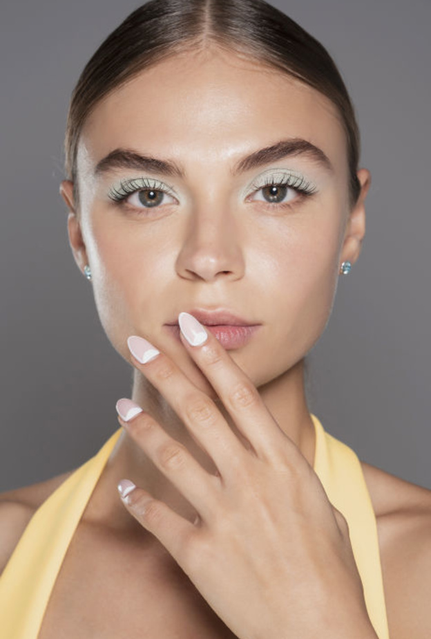 المناكير الروسي .. ما هو وكيف تطبّقينه 