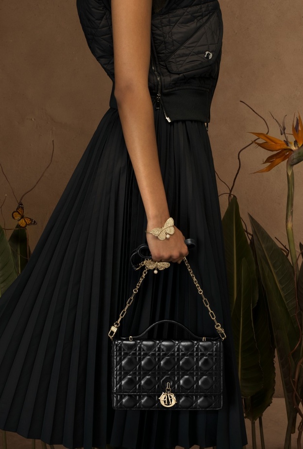 حقيبة "ميس ديور    "MISS DIOR 