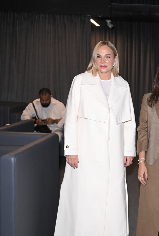 شيرين رضا بإطلالة ناعمة مناسبة للخريف..شاهدوا أناقتها خلال حضورها مؤتمر "هي هب 2023"