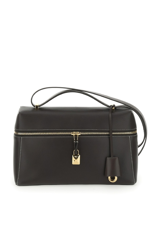 لورو بيانا تطلق النسخة الجديدة من حقيبة Extra Bag