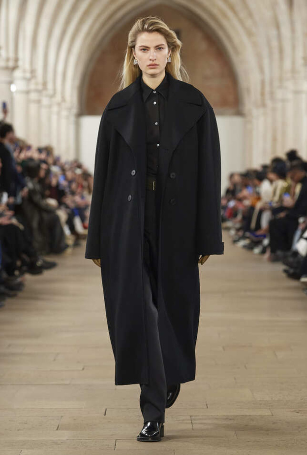 في إطلالاتك اليومية للموسم القادم إختاري تصاميم مريحة وعملية.. بعض من الأمثلة في الصور