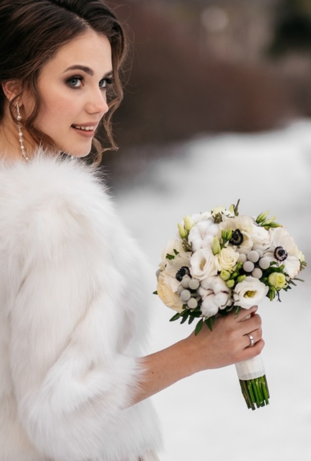 احصلي على زفاف أنيق ومثالي في الشتاء مع هذه الثيمات المميزة