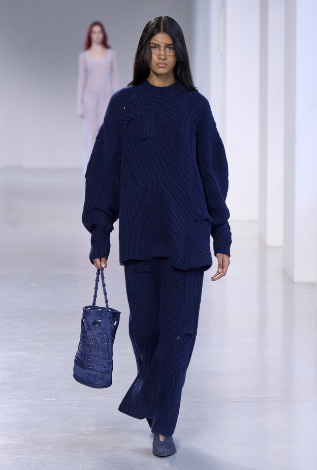 صيحات تنانير الصوف تتصدّر موضة الشتاء المقبلة