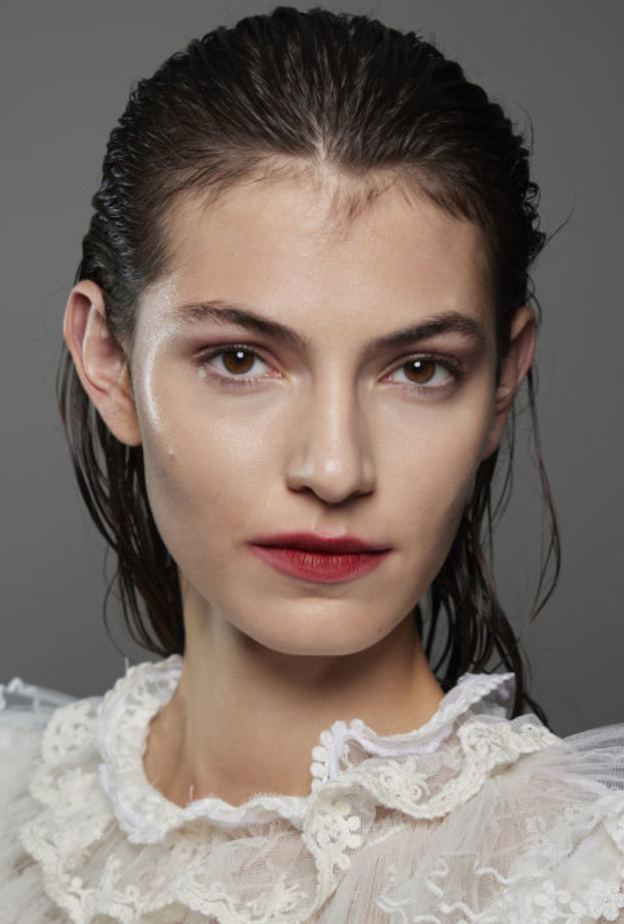 "الرامبوتان" هل هو بديل الريتينول للعناية بالبشرة وتغذيتها؟