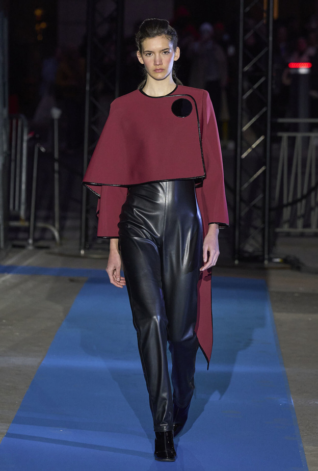 كيفية تنسيق الملابس للمناسبات الشتوية الخاصة