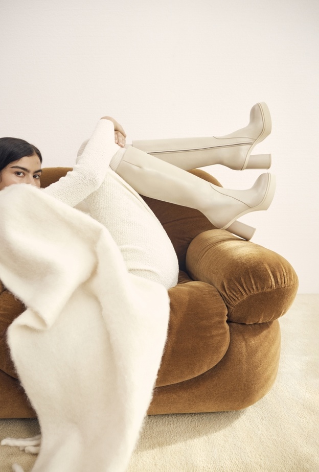 مجموعة سانتوني النسائية الجديدة لربيع وصيف 2024