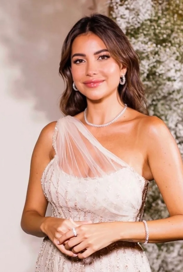 إطلالات جمالية ناعمة تلهمك بها الإعلامية السعودية سارة مراد تزامناً مع خطوبتها