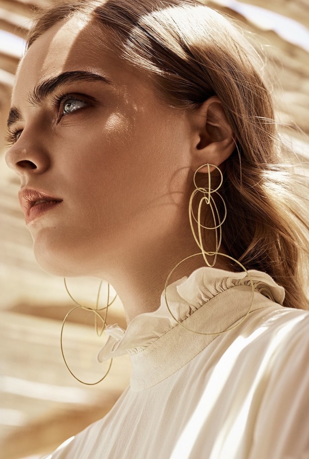 موديلات أقراط متدلية مناسبة لإطلالات نهاية الأسبوع