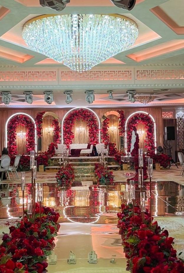 أفكار لاستخدام اللون الأحمر في ديكور حفل الزفاف