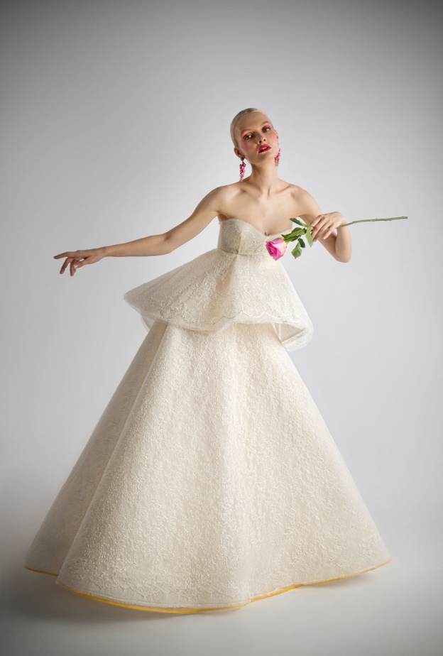 فساتين زفاف بيبلوم@yellowbysahar