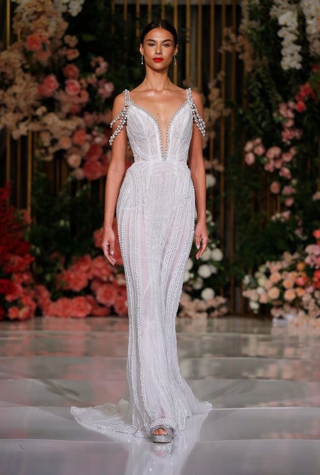 eseazenabor@فساتين زفاف مزينة باللؤلؤ