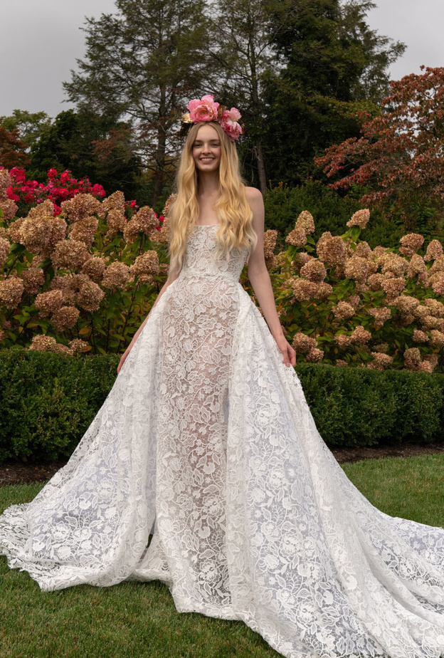 فساتين زفاف 2023 مع الدانتيل الشفاف@reemacra