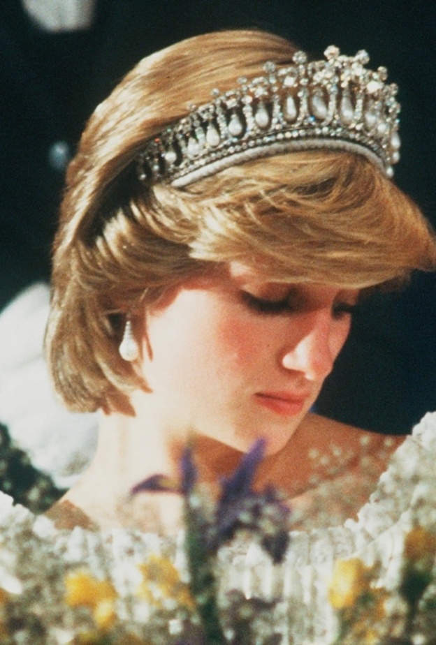 تيجان ملكية بريطانية وتاريخها المذهل