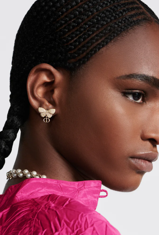  إليك أفكار لاختيار وتقديم المجوهرات الناعمة كهدايا مع نهاية عام 2023