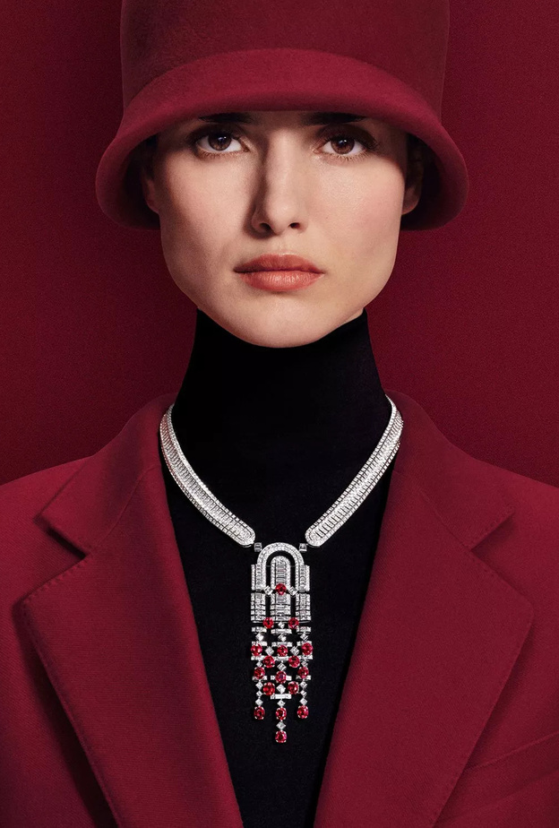 ابداعات عالمية من المجوهرات الفاخرة لاطلالتك الشتوية